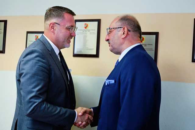 [FOTO] Burmistrz Żarowa z absolutorium. Budowaliśmy wspólnie gminę nowoczesną, solidarną i odpowiedzialną.
