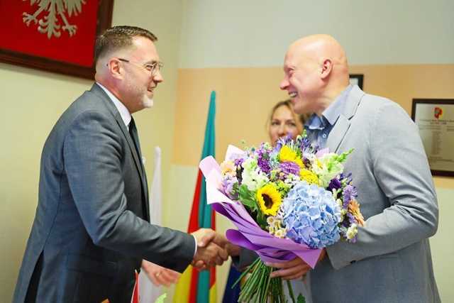 [FOTO] Burmistrz Żarowa z absolutorium. Budowaliśmy wspólnie gminę nowoczesną, solidarną i odpowiedzialną.