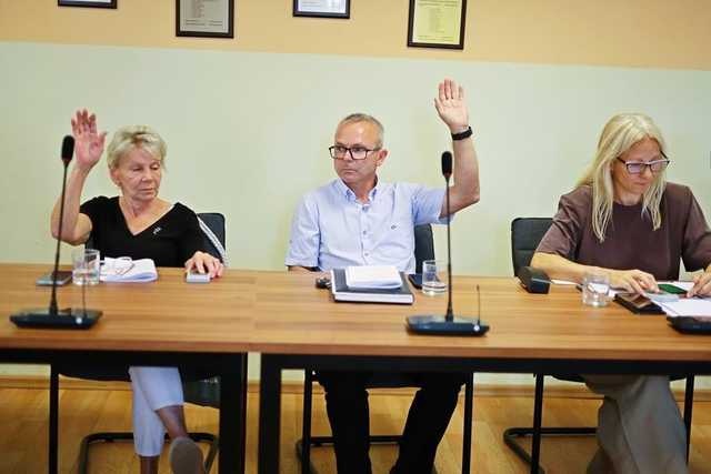 [FOTO] Burmistrz Żarowa z absolutorium. Budowaliśmy wspólnie gminę nowoczesną, solidarną i odpowiedzialną.