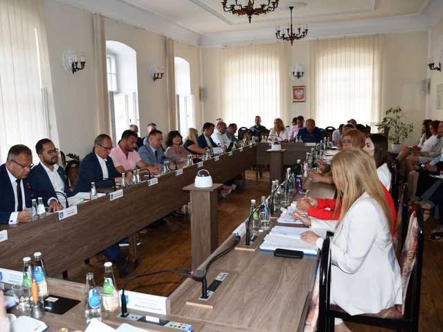 [FOTO] Absolutorium i wotum zaufania dla burmistrza Świebodzic. To ogromna motywacja do dalszej pracy
