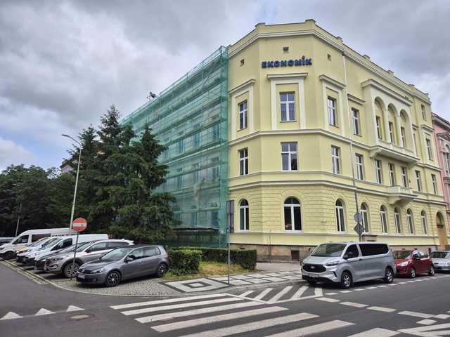 [FOTO] W okresie wakacyjnym dalszy ciąg renowacji placówek oświatowych. Co zostanie wykonane?
