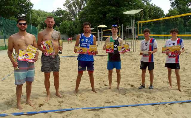 [FOTO] Rywalizowali w 1. Otwartym Turnieju plażówki