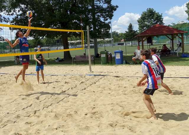 [FOTO] Rywalizowali w 1. Otwartym Turnieju plażówki