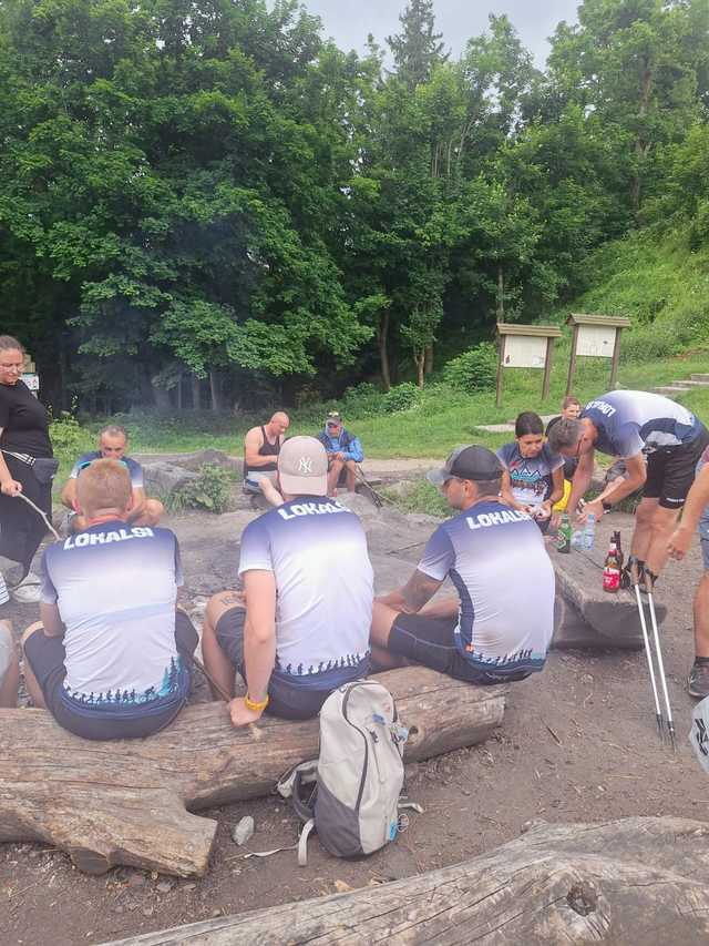 [FOTO] Przemaszerowali 58 kilometrów, aby wesprzeć leczenie i rehabilitację Kuby