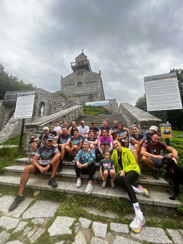 [FOTO] Przemaszerowali 58 kilometrów, aby wesprzeć leczenie i rehabilitację Kuby