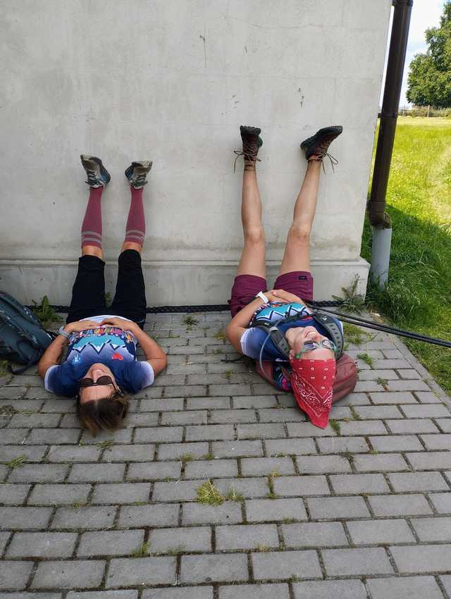 [FOTO] Przemaszerowali 58 kilometrów, aby wesprzeć leczenie i rehabilitację Kuby