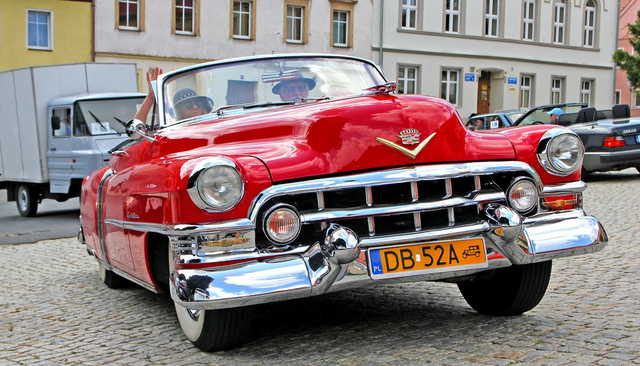 [FOTO] Motoryzacyjna podróż w czasie. Uczestnicy Rajdu Pojazdów Zabytkowych zawitali do Roztoki