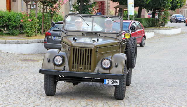 [FOTO] Motoryzacyjna podróż w czasie. Uczestnicy Rajdu Pojazdów Zabytkowych zawitali do Roztoki