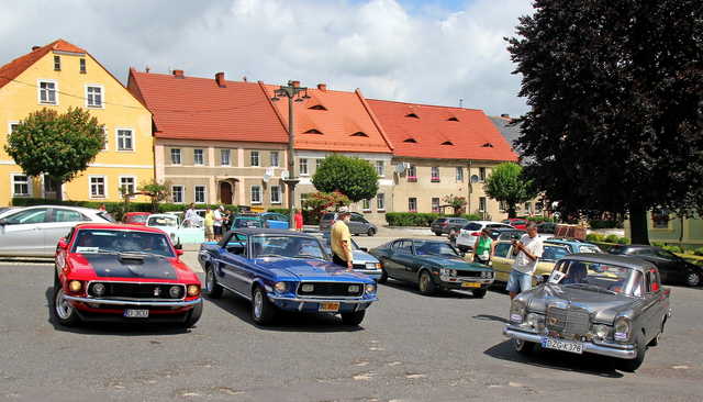 [FOTO] Motoryzacyjna podróż w czasie. Uczestnicy Rajdu Pojazdów Zabytkowych zawitali do Roztoki