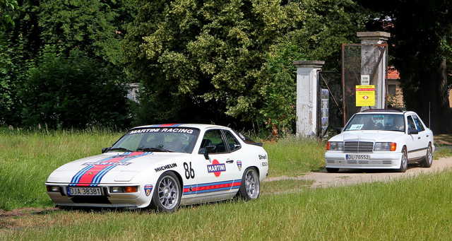 [FOTO] Motoryzacyjna podróż w czasie. Uczestnicy Rajdu Pojazdów Zabytkowych zawitali do Roztoki