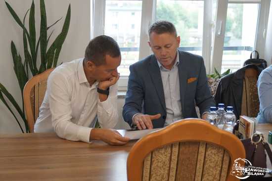 Nowoczesne mieszkania z pompami ciepła i fotowoltaiką powstaną w Jaworzynie Śląskiej. Wmurowano kamień węgielny pod inwestycję SIM Sudety