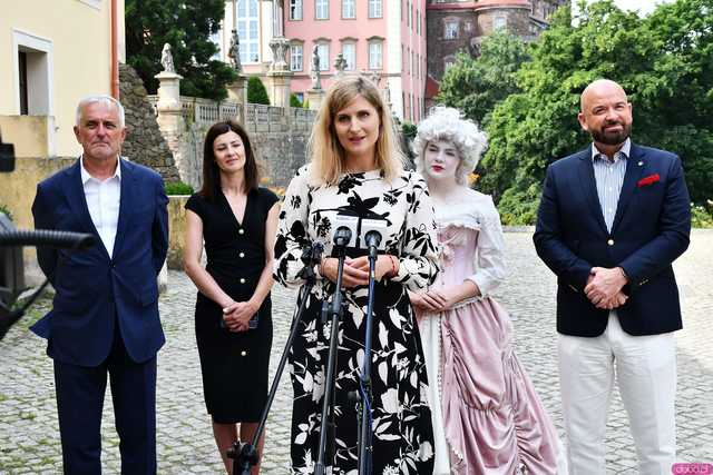 [FOTO] Wrocławianie odwiedzili Zamek Książ za darmo. To nagroda za zwycięstwo we frekwencyjnym pojedynku