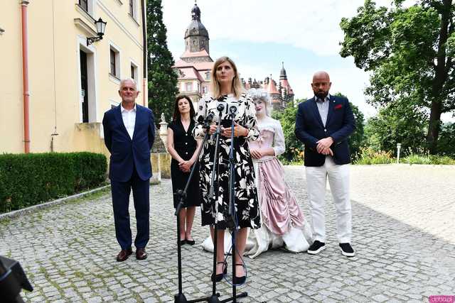 [FOTO] Wrocławianie odwiedzili Zamek Książ za darmo. To nagroda za zwycięstwo we frekwencyjnym pojedynku