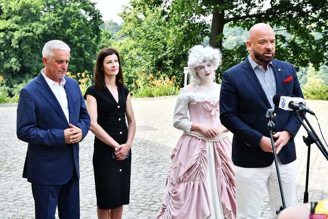 [FOTO] Wrocławianie odwiedzili Zamek Książ za darmo. To nagroda za zwycięstwo we frekwencyjnym pojedynku