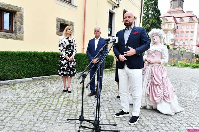 [FOTO] Wrocławianie odwiedzili Zamek Książ za darmo. To nagroda za zwycięstwo we frekwencyjnym pojedynku