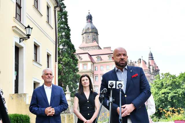 [FOTO] Wrocławianie odwiedzili Zamek Książ za darmo. To nagroda za zwycięstwo we frekwencyjnym pojedynku