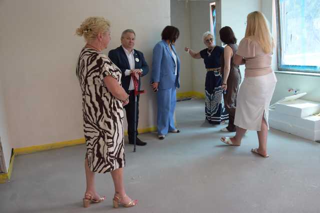 [FOTO] Wizytacja z nadzieją. Poseł Robert Jagła i senator Agnieszka Kołacz-Leszczyńska z wizytą w świdnickim kole PSONI