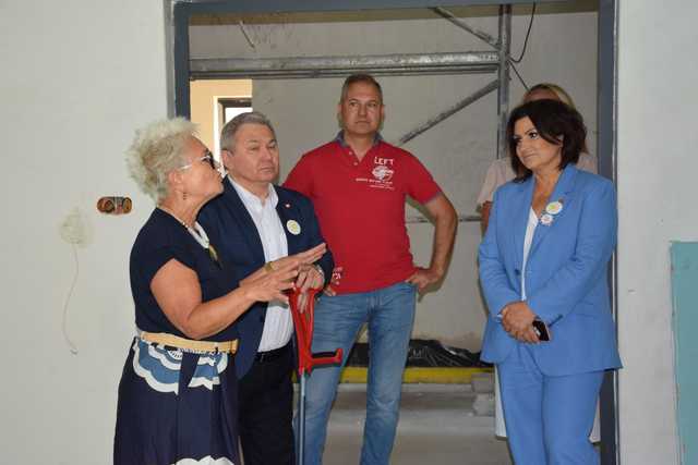 [FOTO] Wizytacja z nadzieją. Poseł Robert Jagła i senator Agnieszka Kołacz-Leszczyńska z wizytą w świdnickim kole PSONI