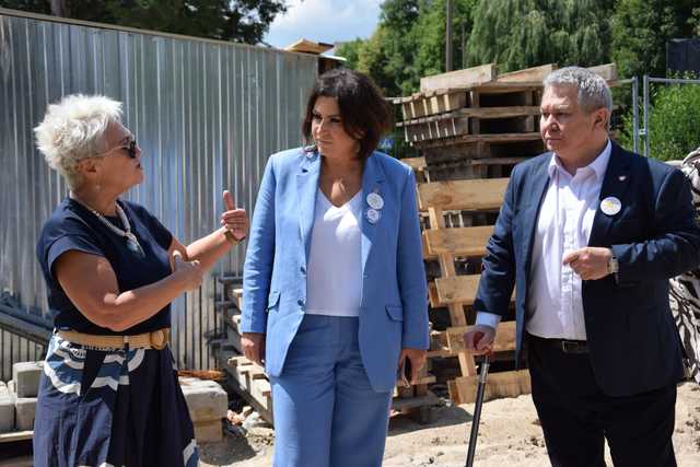 [FOTO] Wizytacja z nadzieją. Poseł Robert Jagła i senator Agnieszka Kołacz-Leszczyńska z wizytą w świdnickim kole PSONI