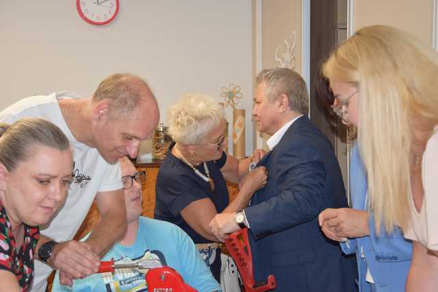 [FOTO] Wizytacja z nadzieją. Poseł Robert Jagła i senator Agnieszka Kołacz-Leszczyńska z wizytą w świdnickim kole PSONI