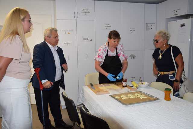 [FOTO] Wizytacja z nadzieją. Poseł Robert Jagła i senator Agnieszka Kołacz-Leszczyńska z wizytą w świdnickim kole PSONI