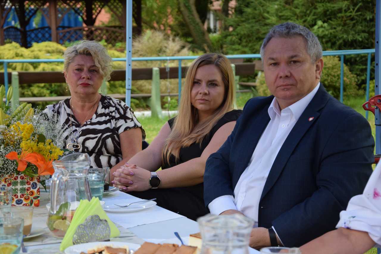 [FOTO] Wizytacja z nadzieją. Poseł Robert Jagła i senator Agnieszka Kołacz-Leszczyńska z wizytą w świdnickim kole PSONI
