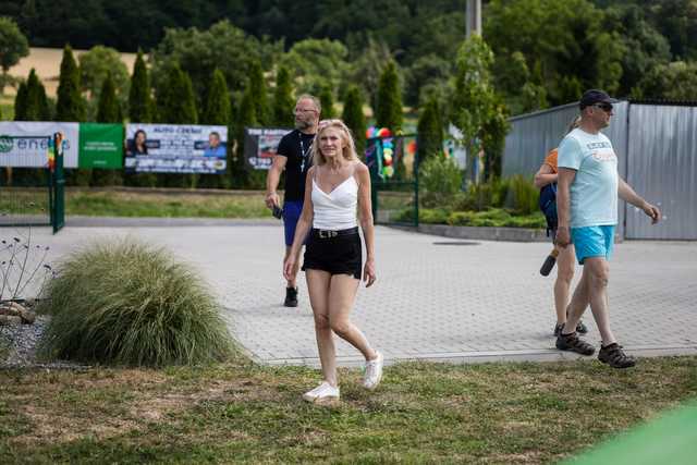 [FOTO] Za nami piknik „Szlakiem Góry Pyszczyńskiej. Górska przygoda, muzyka i wiejskie klimaty zgromadziły mieszkańców
