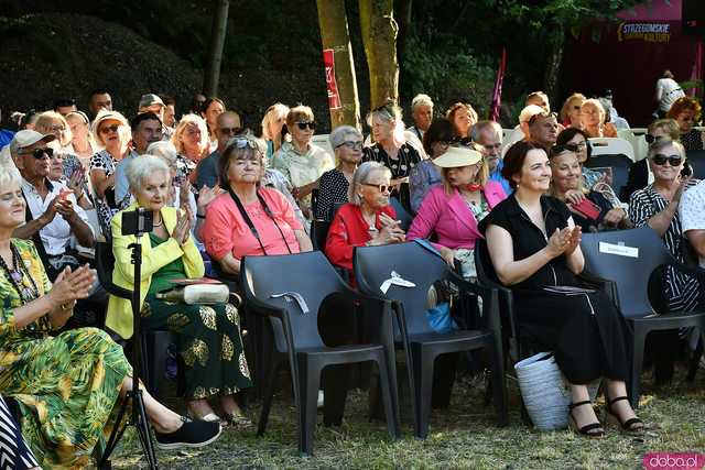 [WIDEO/FOTO] Ruszył cykl fortepianowych koncertów w nastrojowym otoczeniu. Najpierw w kamieniołomie, potem w Szczotkarni