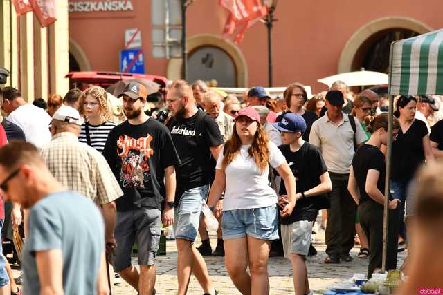 [WIDEO/FOTO] Poszukiwanie skarbów w promieniach letniego słońca. Za nami lipcowa Giełda Staroci