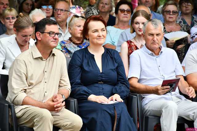[WIDEO/FOTO] Nastrojowa muzyka w samym sercu kamieniołomu. Koncert Piotra Pawlaka uświetnił niedzielny wieczór w Strzegomiu