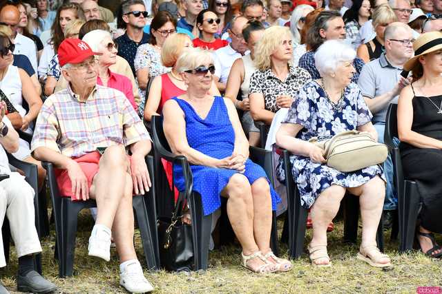 [WIDEO/FOTO] Nastrojowa muzyka w samym sercu kamieniołomu. Koncert Piotra Pawlaka uświetnił niedzielny wieczór w Strzegomiu