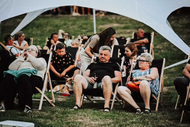 [FOTO] Kino plenerowe w Mrowinach. Kolejny cykl seansów w ramach 14. Żarowskiego Festiwalu Filmowego