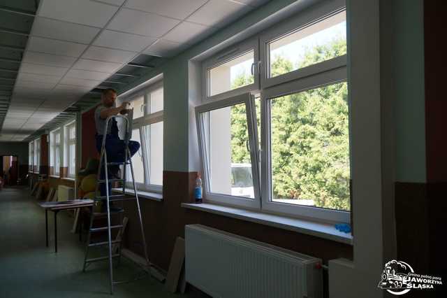 [FOTO] Budynki oświatowe na terenie gminy zostaną wyremontowane. Inwestycja pochłonie 21 mln złotych
