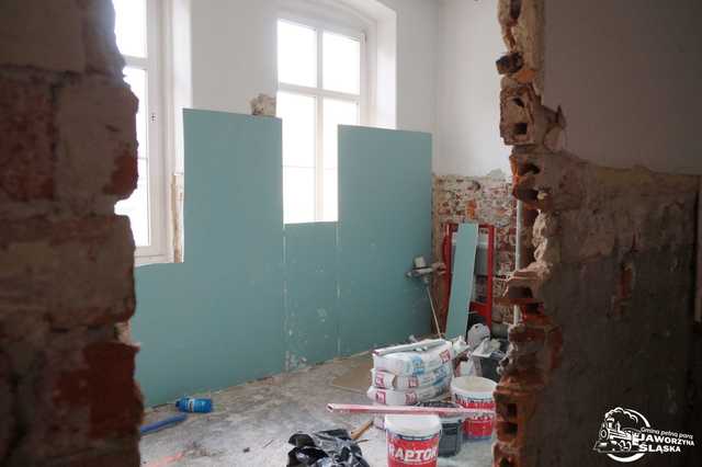 [FOTO] Budynki oświatowe na terenie gminy zostaną wyremontowane. Inwestycja pochłonie 21 mln złotych