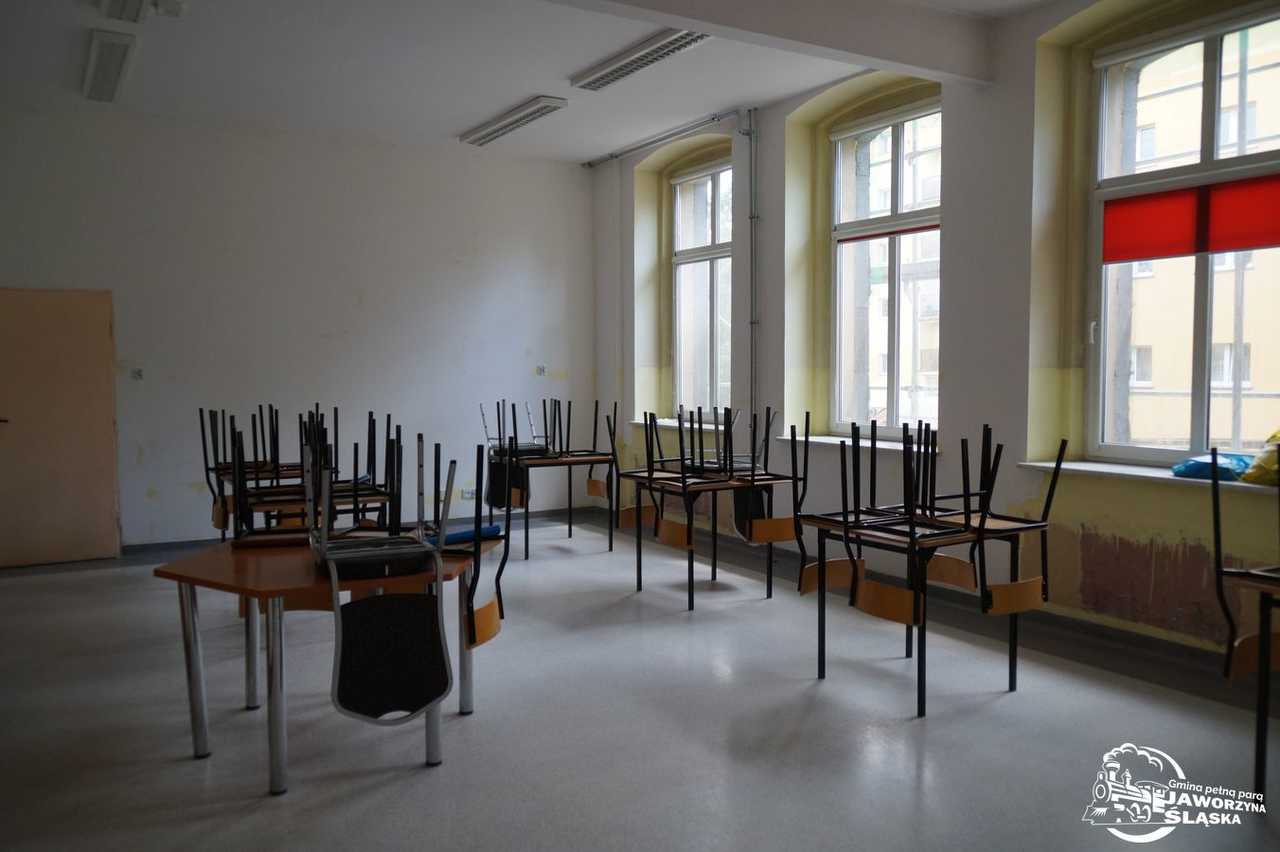 [FOTO] Budynki oświatowe na terenie gminy zostaną wyremontowane. Inwestycja pochłonie 21 mln złotych