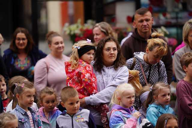 [FOTO] Świdnicki Rynek znów zamienia się w scenę – ruszył 27. Festiwal Teatru Otwartego!