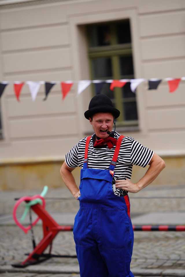 [FOTO] Świdnicki Rynek znów zamienia się w scenę – ruszył 27. Festiwal Teatru Otwartego!