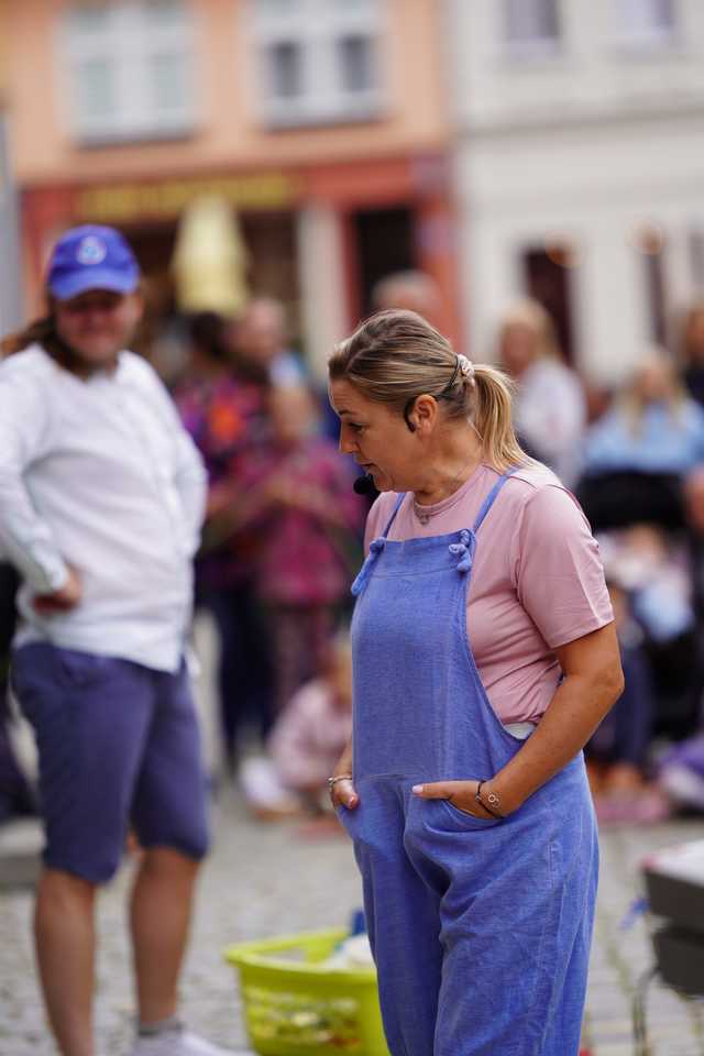 [FOTO] Świdnicki Rynek znów zamienia się w scenę – ruszył 27. Festiwal Teatru Otwartego!
