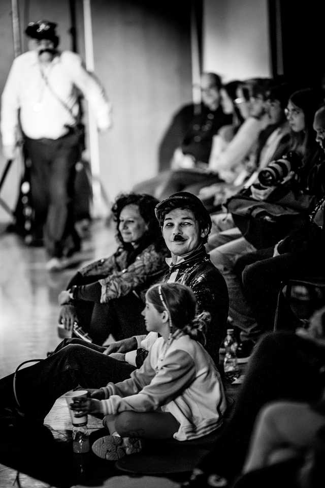 [FOTO] Świdnicki Rynek znów zamienia się w scenę – ruszył 27. Festiwal Teatru Otwartego!