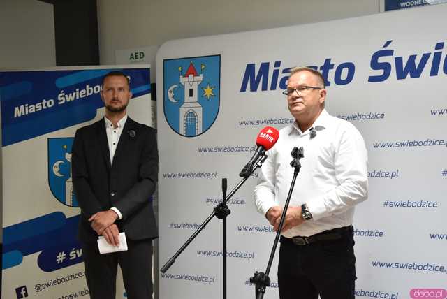 [FOTO, WIDEO] Jesteśmy samodzielni energetycznie Świebodzice inwestują w modernizację Wodnego Cetrum Rekreacji
