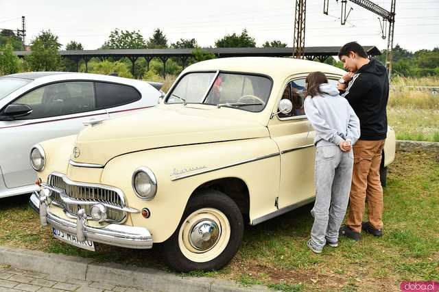 [WIDEO/FOTO] Miłośnicy motoryzacji spotkali się w Żarowie po raz dziesiąty