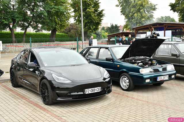[WIDEO/FOTO] Miłośnicy motoryzacji spotkali się w Żarowie po raz dziesiąty