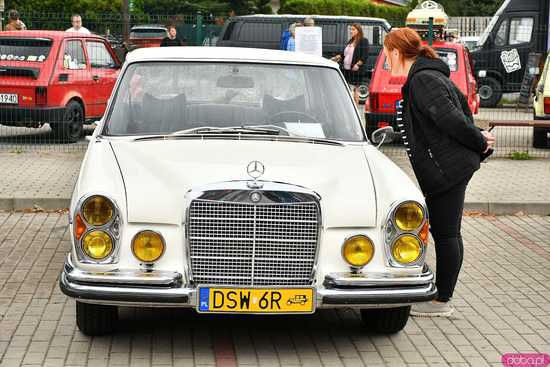[WIDEO/FOTO] Miłośnicy motoryzacji spotkali się w Żarowie po raz dziesiąty