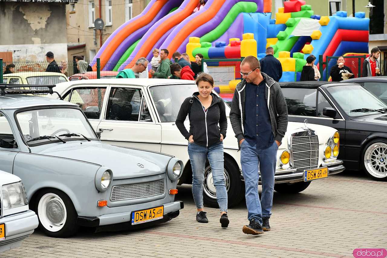 [WIDEO/FOTO] Miłośnicy motoryzacji spotkali się w Żarowie po raz dziesiąty