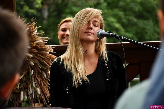 [WIDEO/FOTO] Altana w Parku Młodzieżowym ponownie wypełniła się muzyką. Wystąpili Natalia Widuto i Dawid Cichy