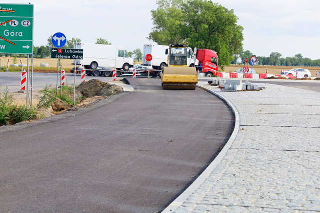 Ruszył ostatni etap budowy ronda na skrzyżowaniu śmierci. Kiedy zakończenie prac? [FOTO/SZCZEGÓŁY]