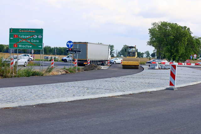 Ruszył ostatni etap budowy ronda na skrzyżowaniu śmierci. Kiedy zakończenie prac? [FOTO/SZCZEGÓŁY]