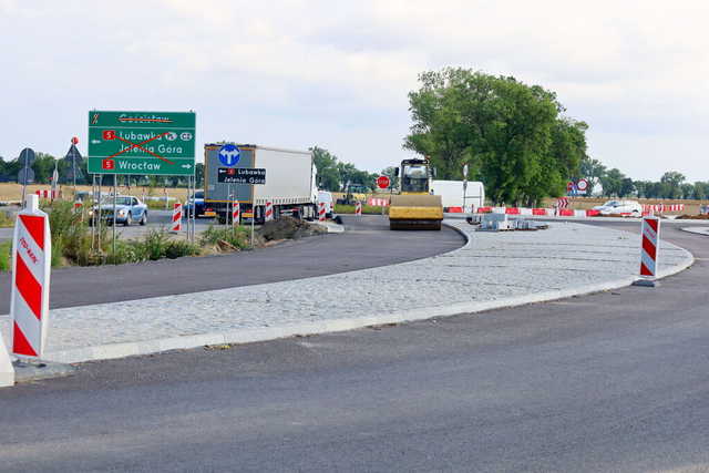 Ruszył ostatni etap budowy ronda na skrzyżowaniu śmierci. Kiedy zakończenie prac? [FOTO/SZCZEGÓŁY]