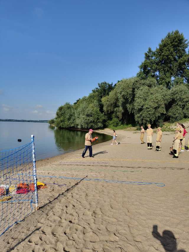 Młodzi strażacy ze Strzelec szkolili się w zakresie ratownictwa wodnego [FOTO]