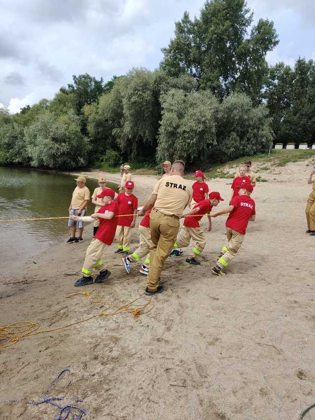 Młodzi strażacy ze Strzelec szkolili się w zakresie ratownictwa wodnego [FOTO]